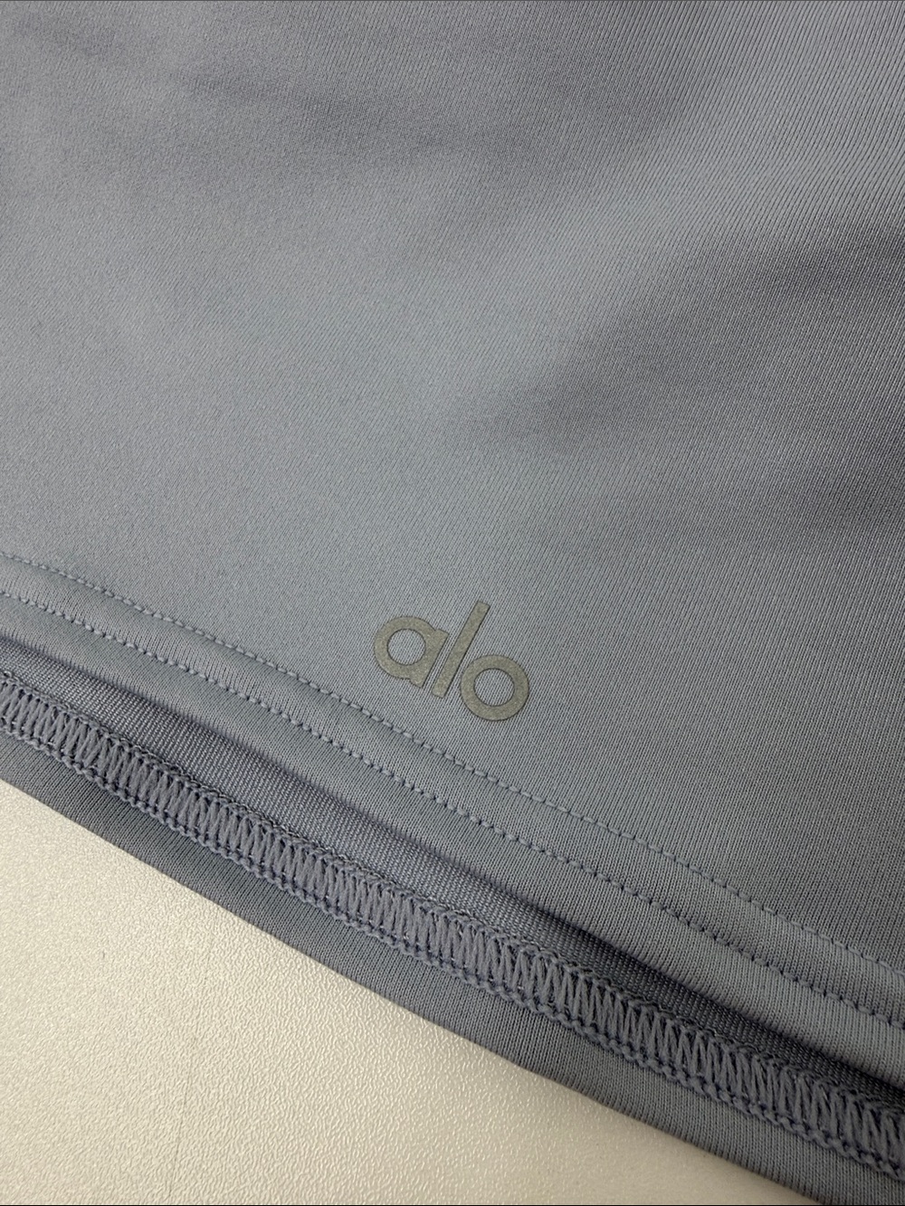 Alo V-Neck Cropped Sports Tank - Dusty Blue - Picture 4 of 4